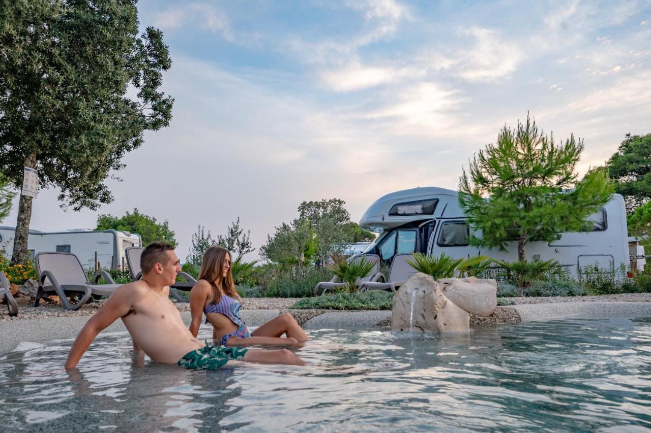 Mobile Homes At Camping Ugljan Resort Luaran gambar