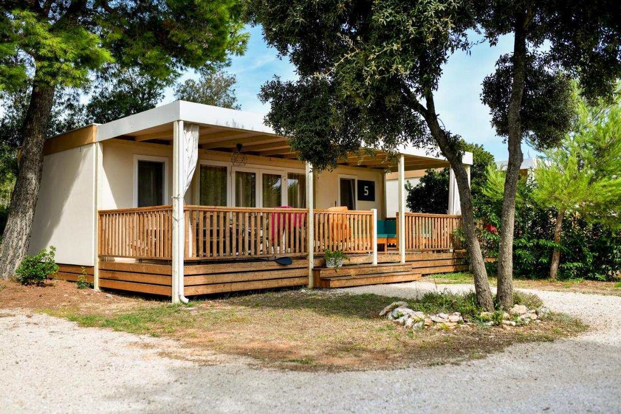 Mobile Homes At Camping Ugljan Resort Luaran gambar