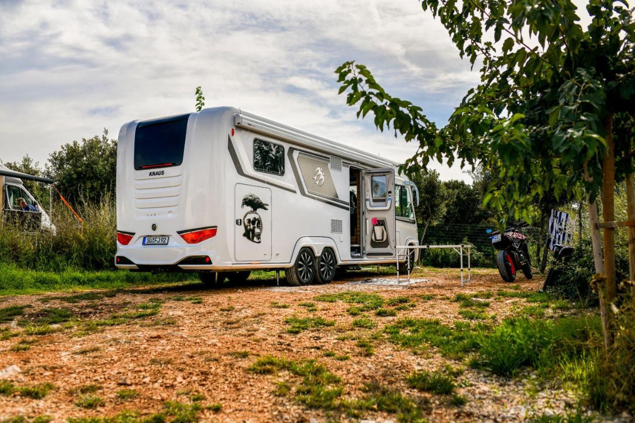Mobile Homes At Camping Ugljan Resort Luaran gambar