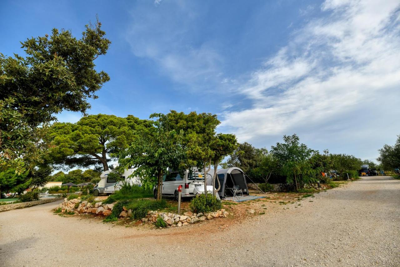 Mobile Homes At Camping Ugljan Resort Luaran gambar